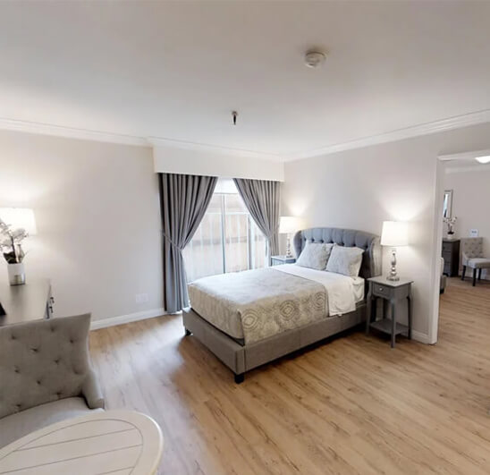 Long Beach Assisted Living & Memory Care room